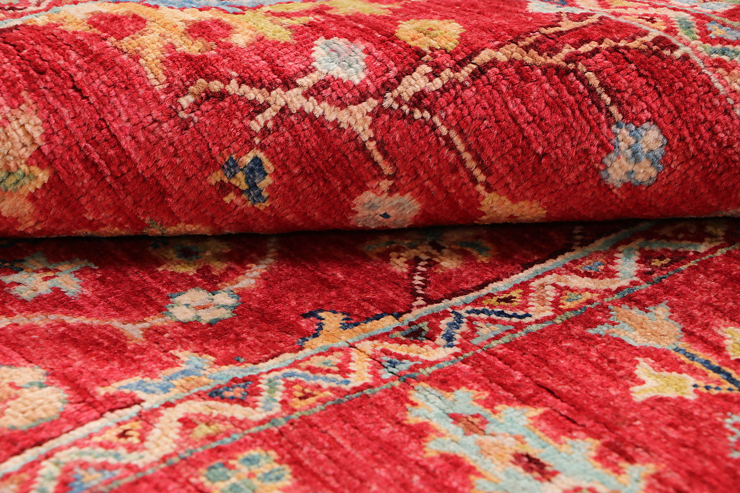 Sultani Red Rug PC 55650 - 1.47m X 0.89m