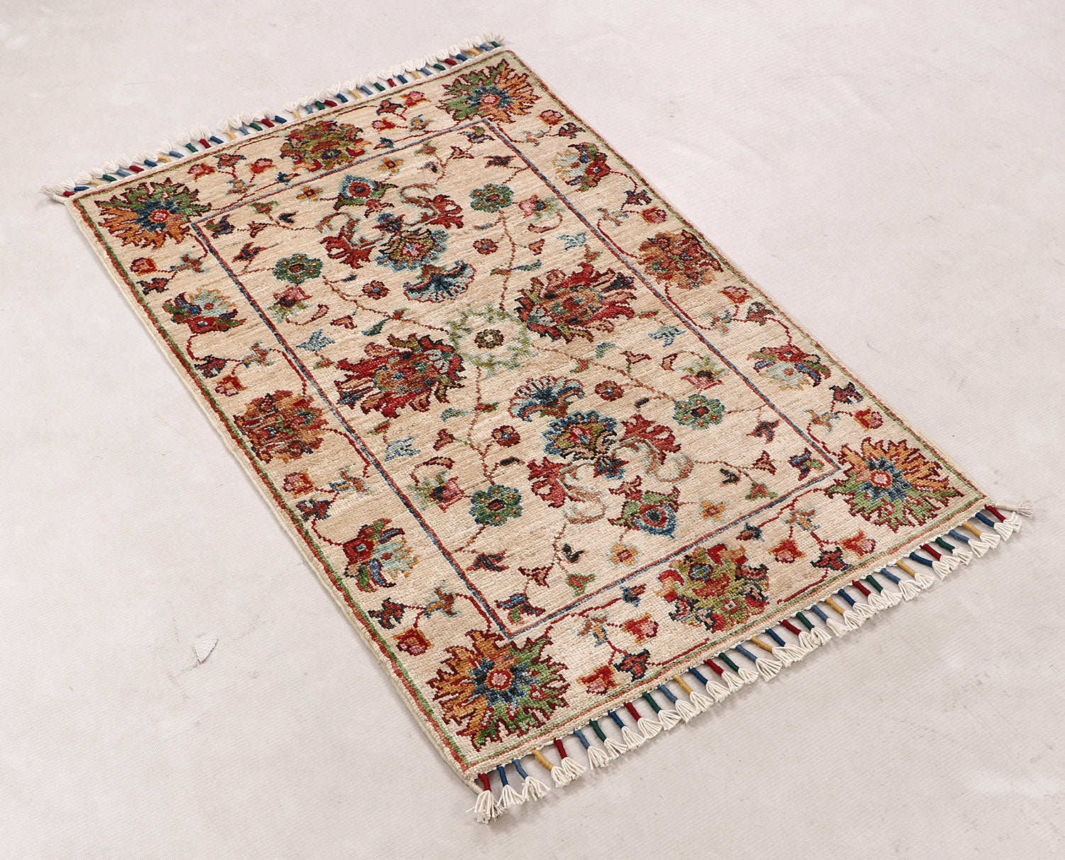 Sultani Ivory Rug PC 55448 - 0.93m X 0.62m