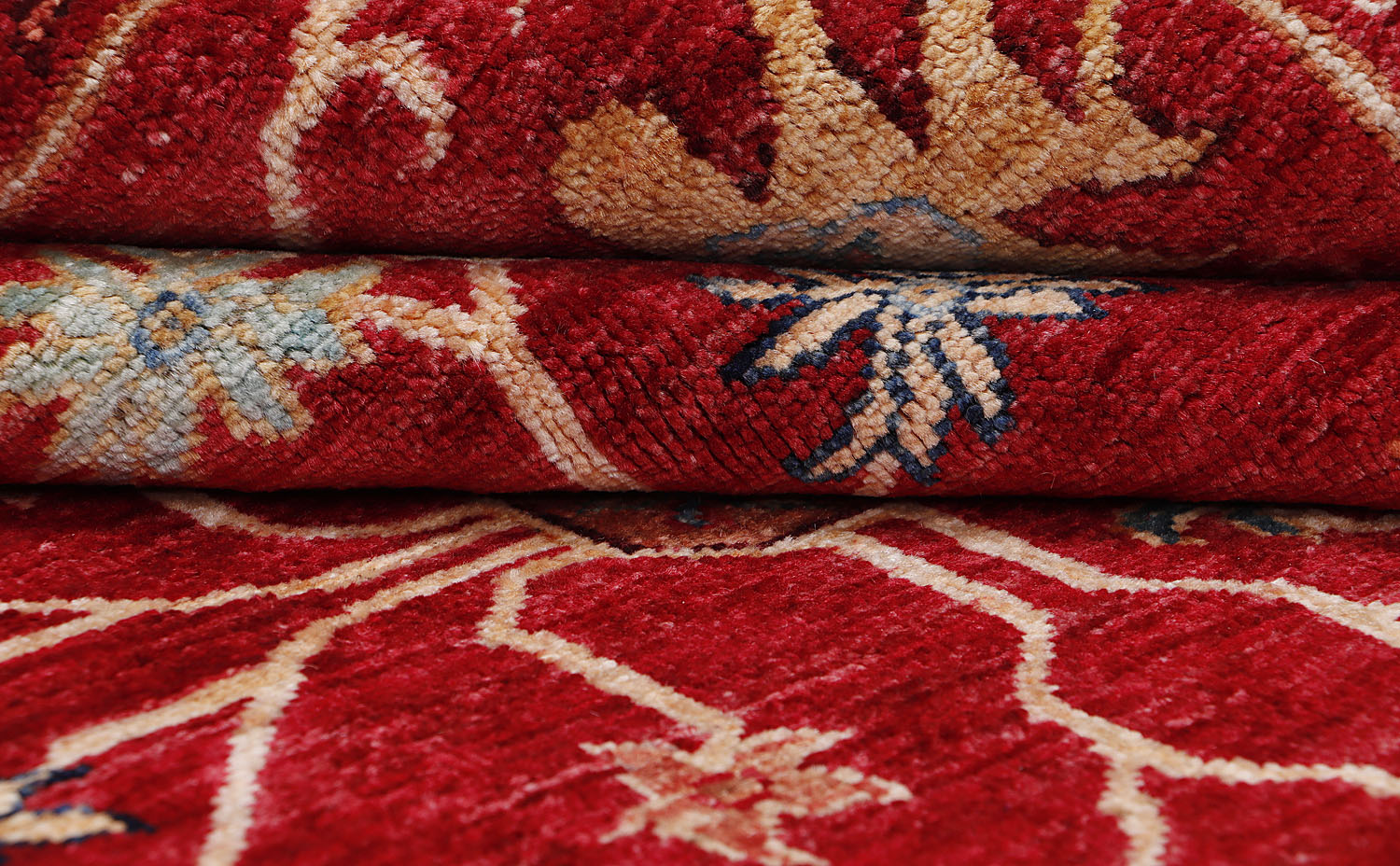 Sultani Red Rug PC 56728 - 2.36m X 1.74m