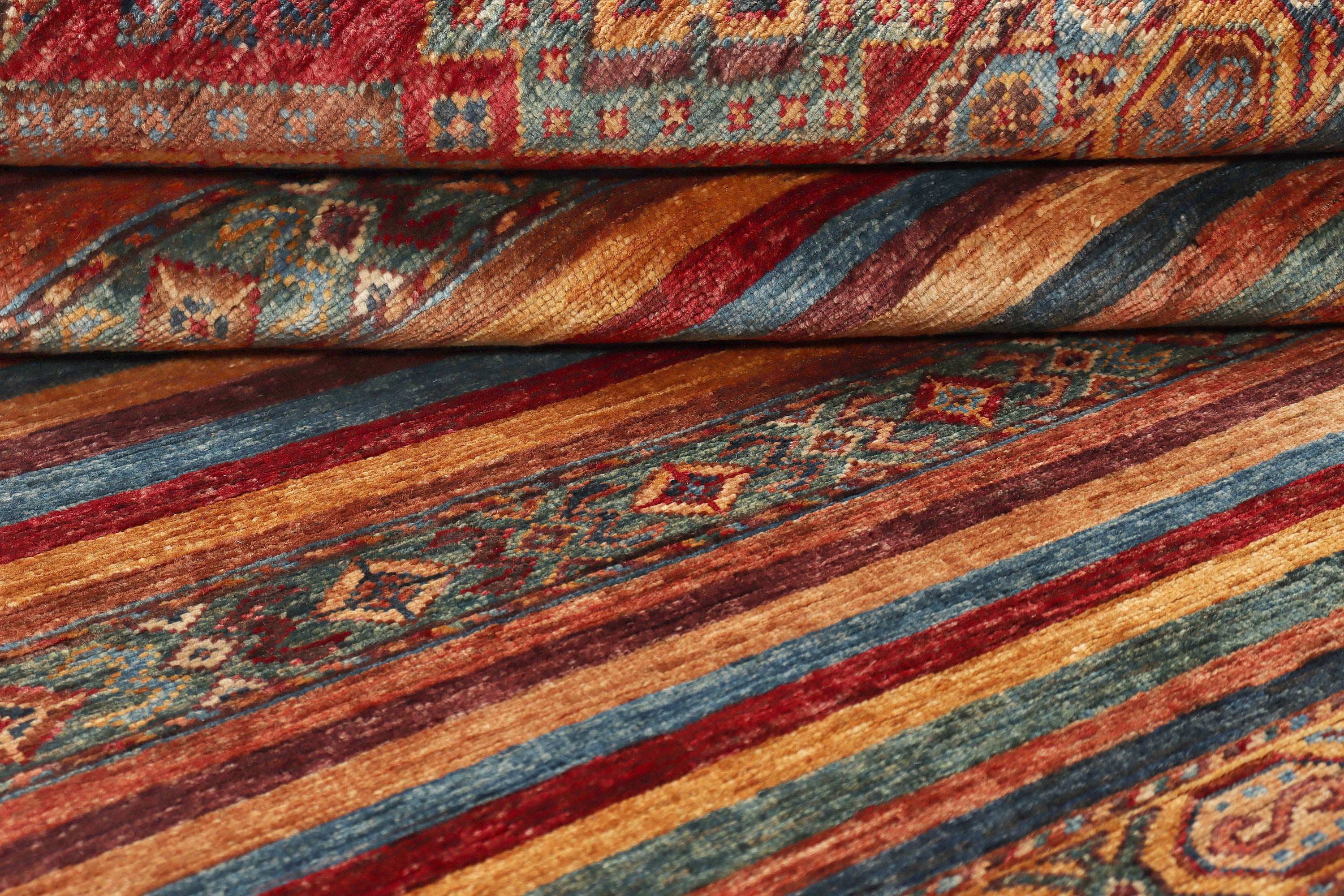 Khurjeen Multi PC 53935 - 2.42m X 1.75m