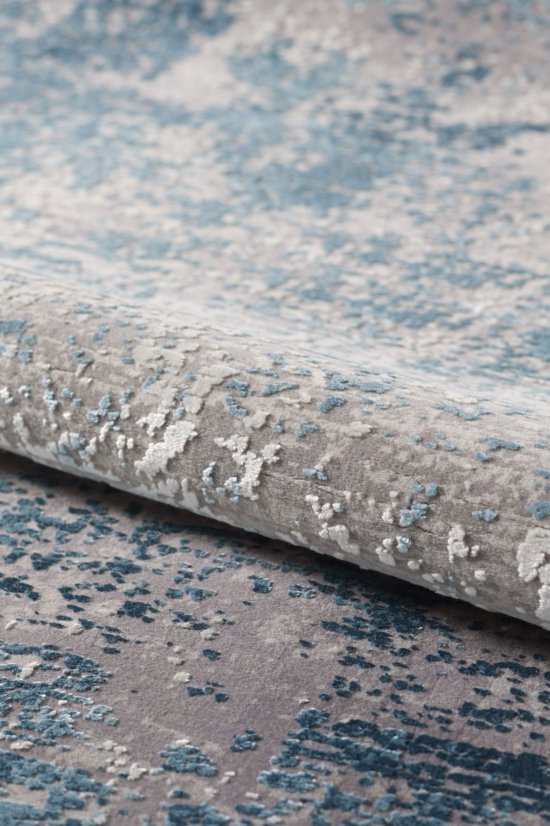 Toros Distressed Ombre Ocean Rug