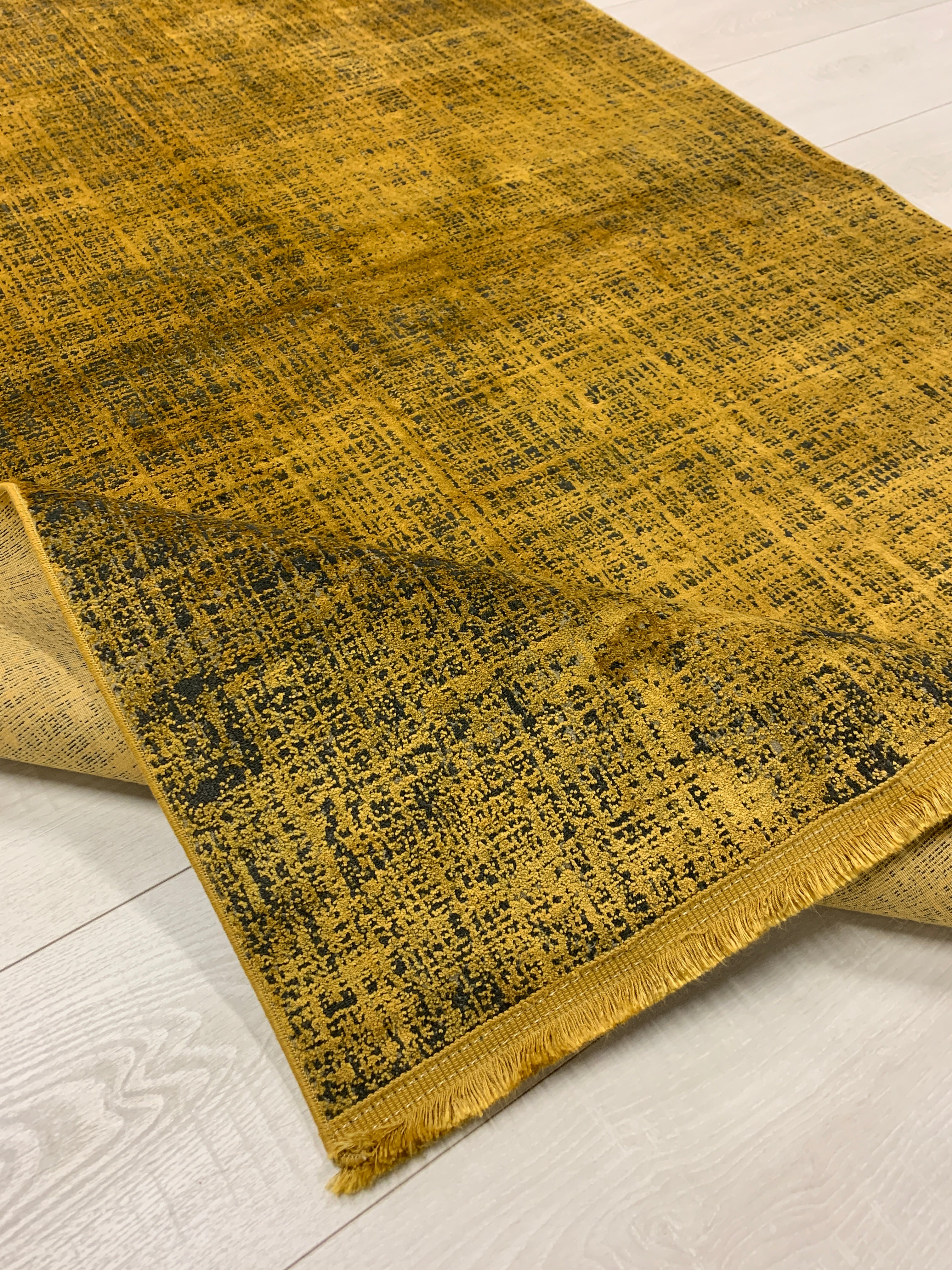 Colore Distressed Mustard Rug