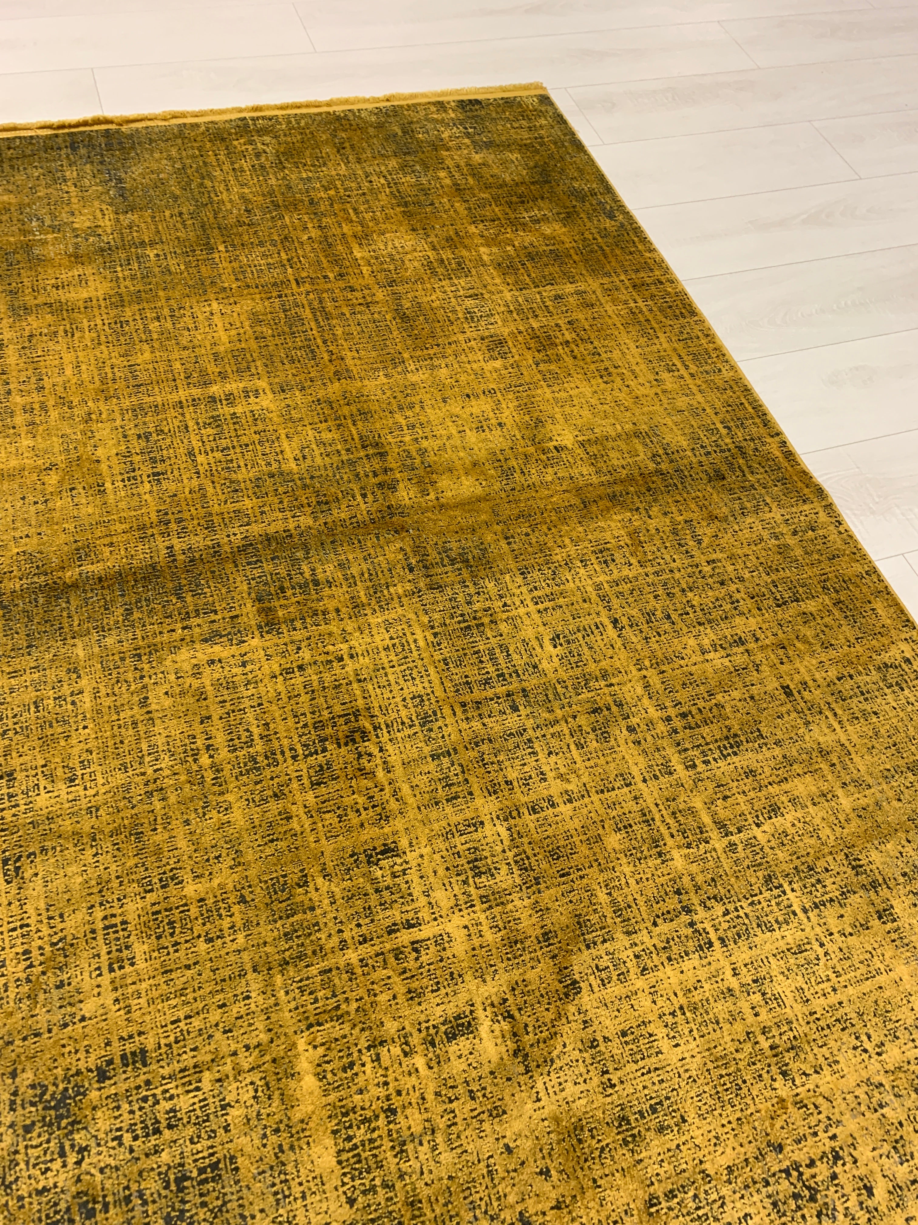 Colore Distressed Mustard Rug