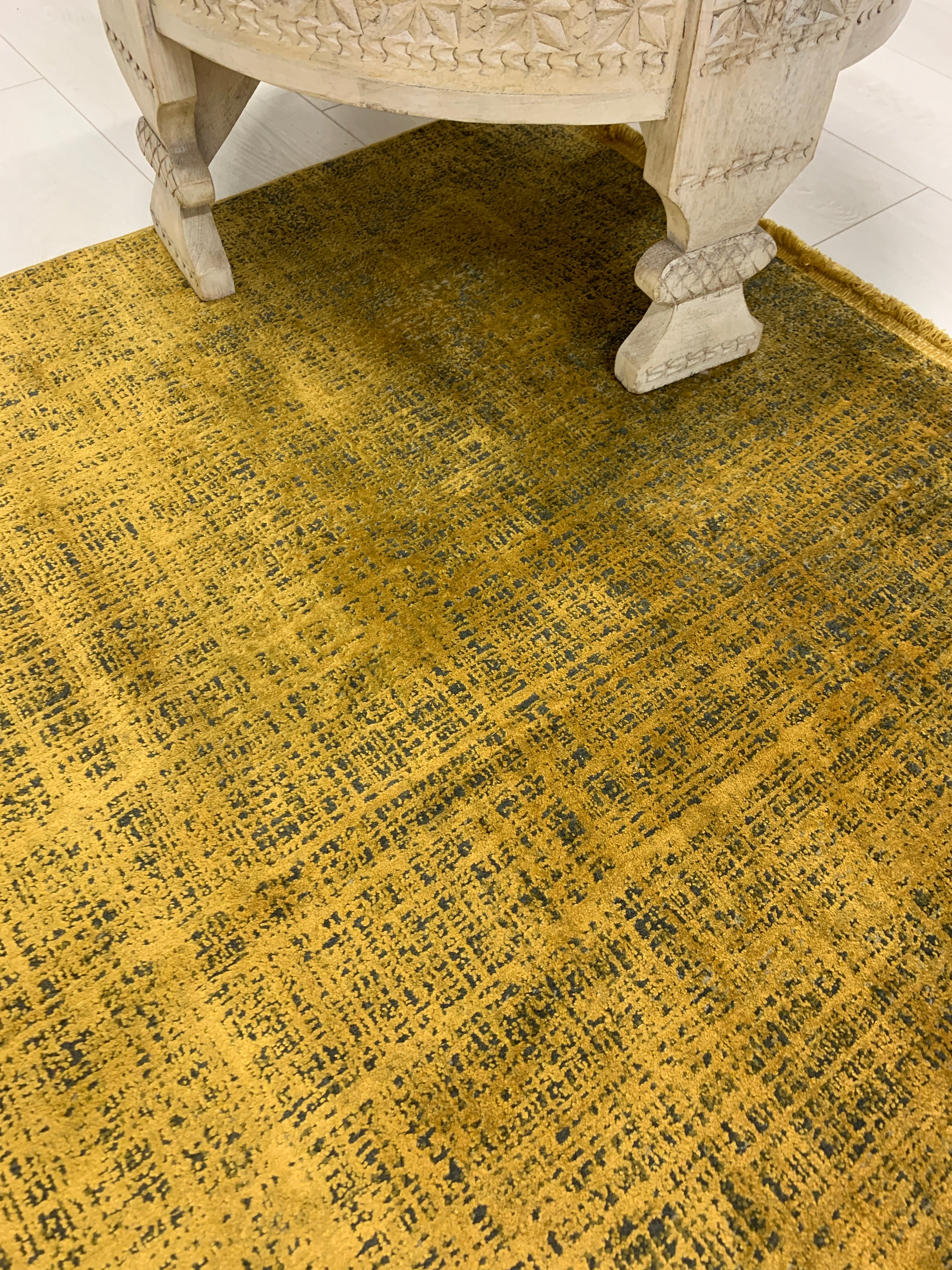 Colore Distressed Mustard Rug