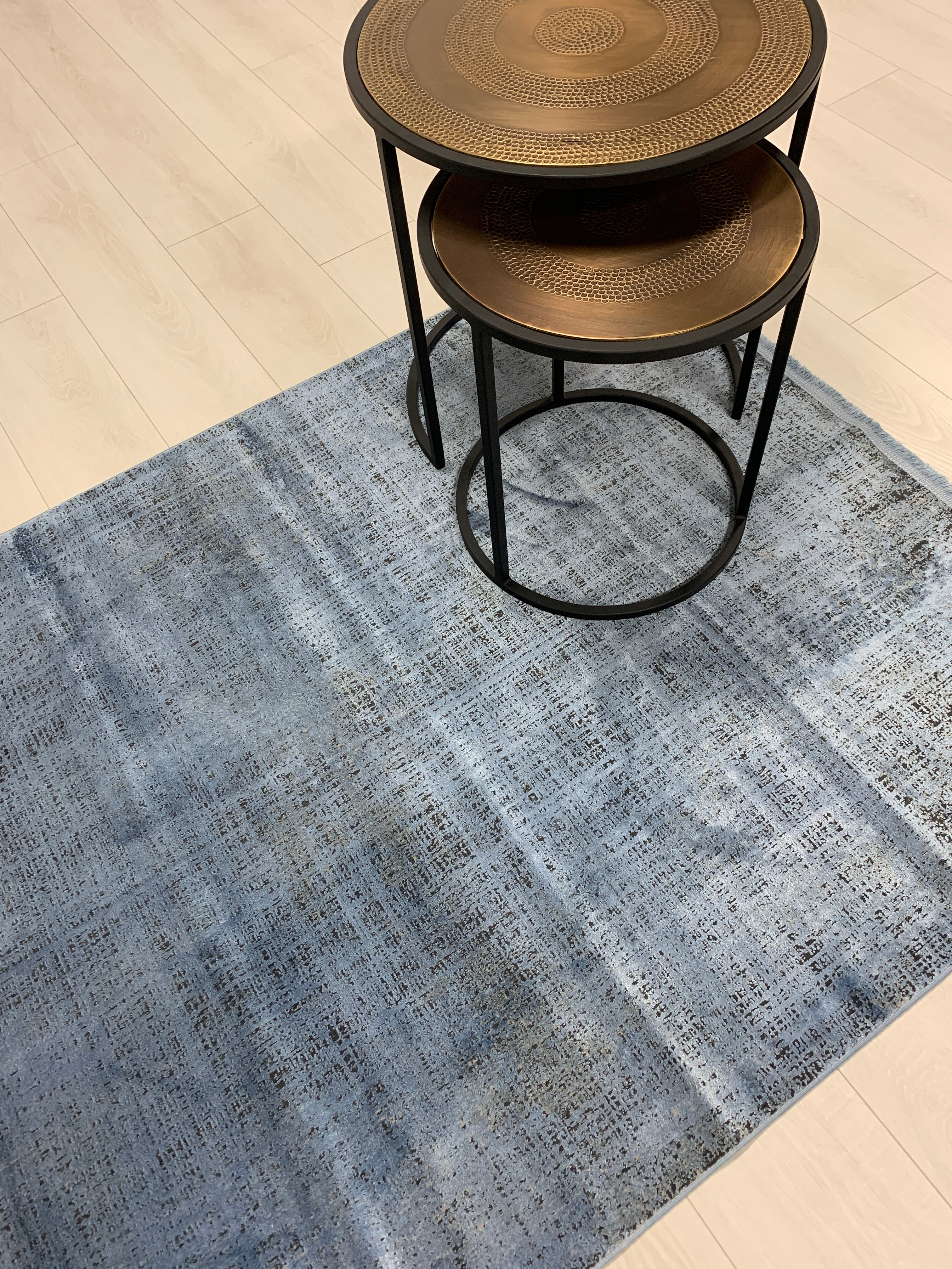 Colore Distressed Sky Rug
