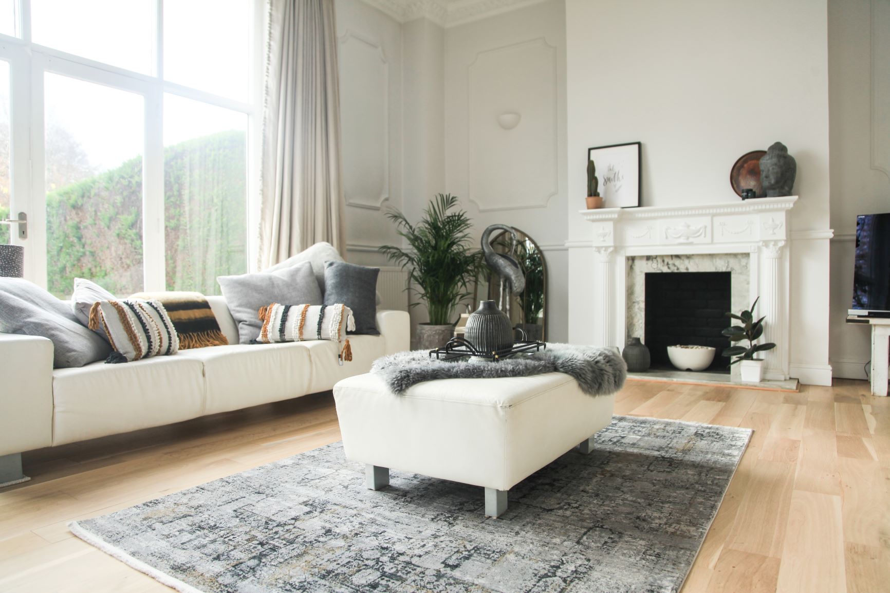 Toros Distressed Grace Frost Grey Rug