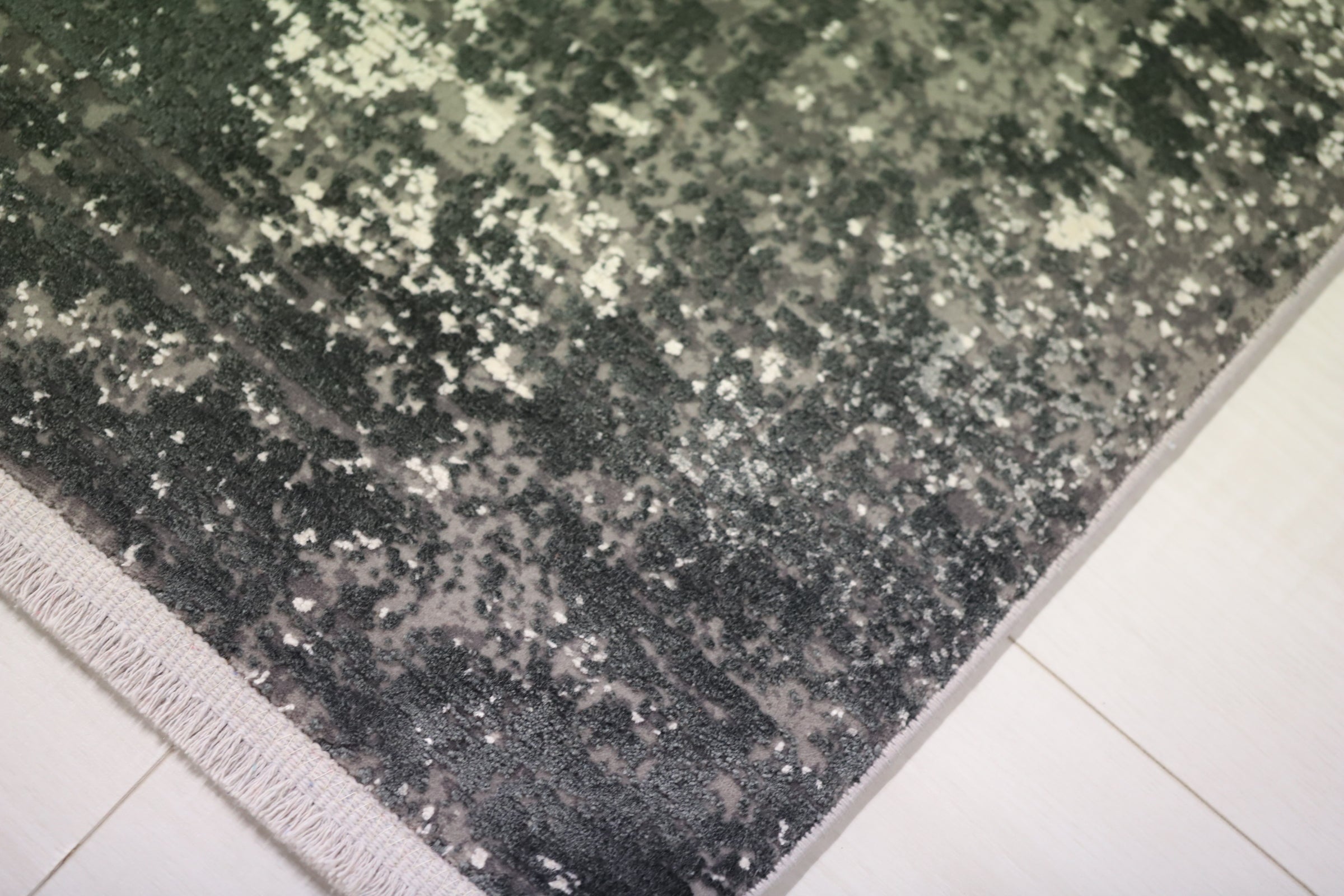 Toros Distressed Ombre Charcoal / Silver Rug