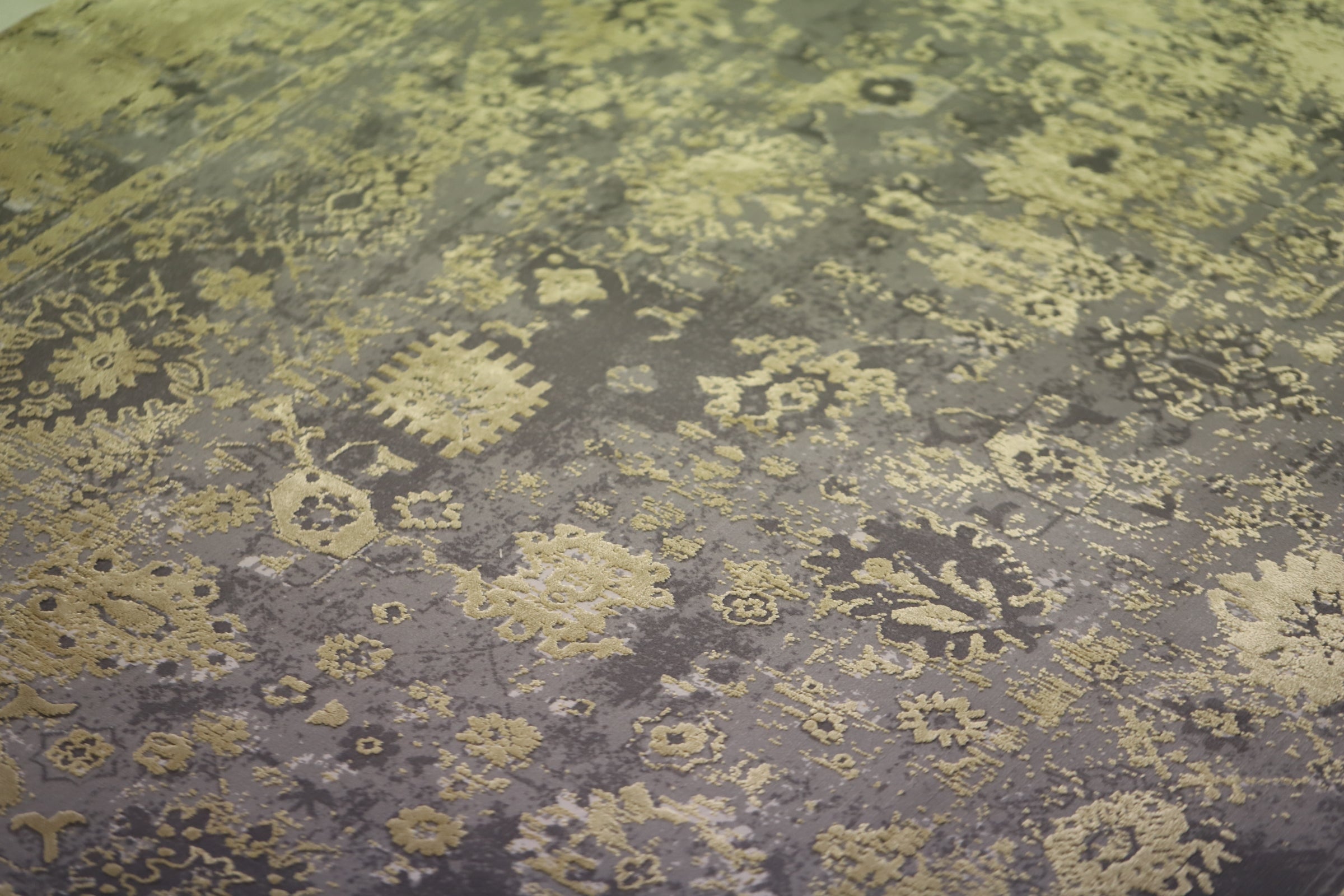 Toros Distressed Ziegler Gold Rug