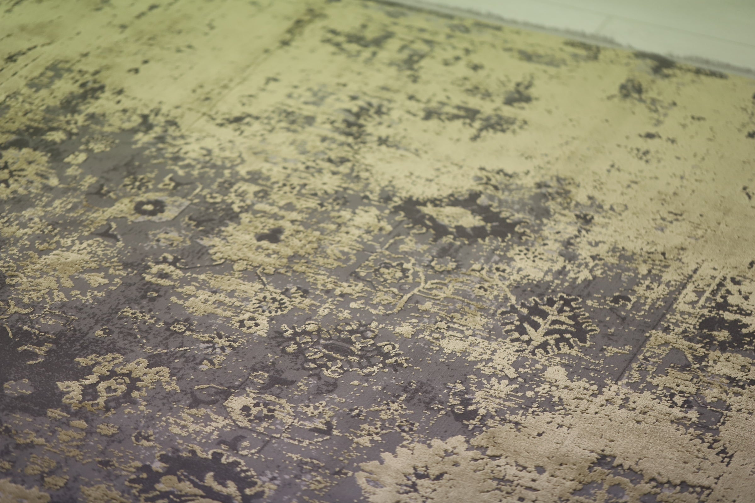 Toros Distressed Ziegler Gold Rug