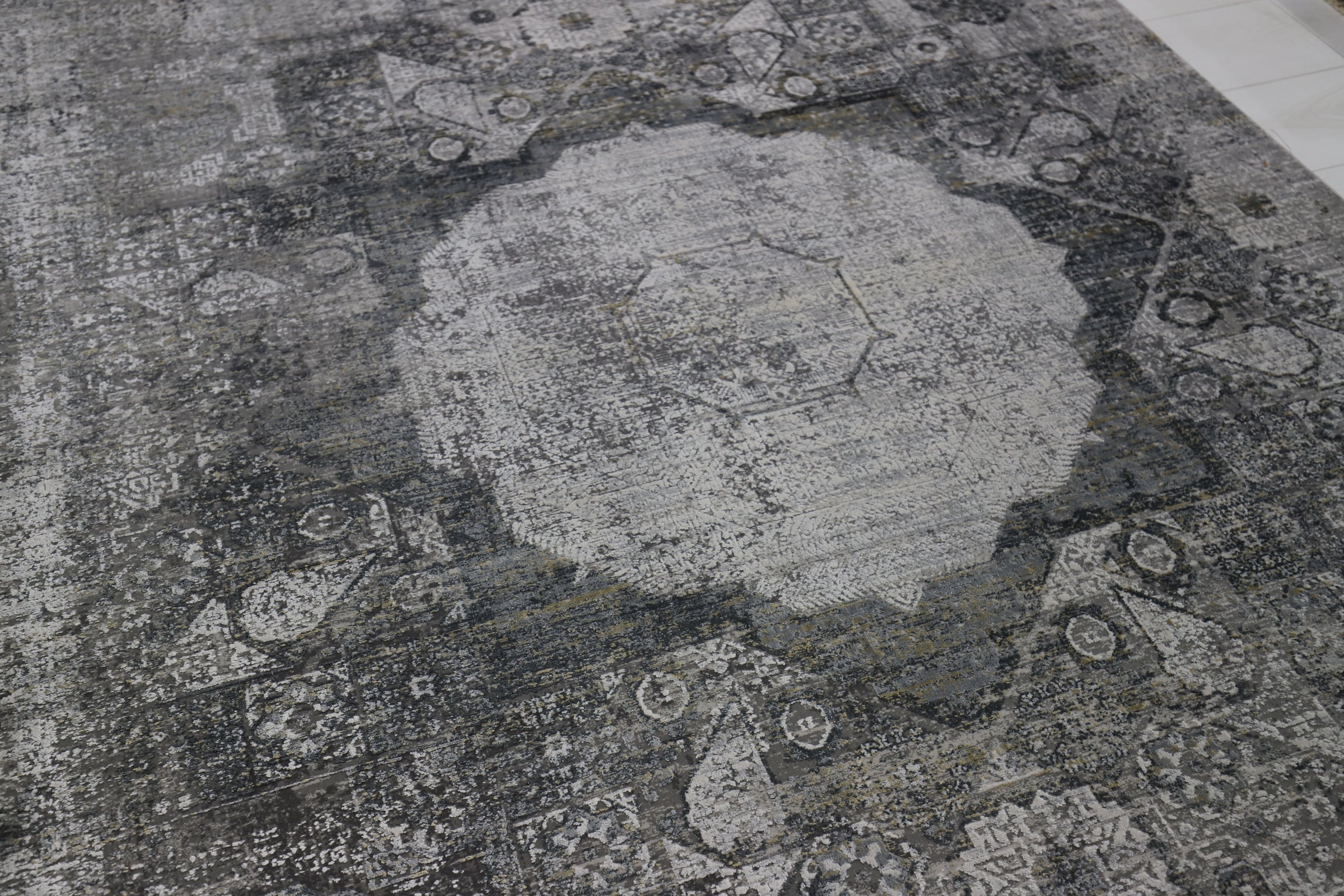 Toros Distressed Mamluk Silver Rug