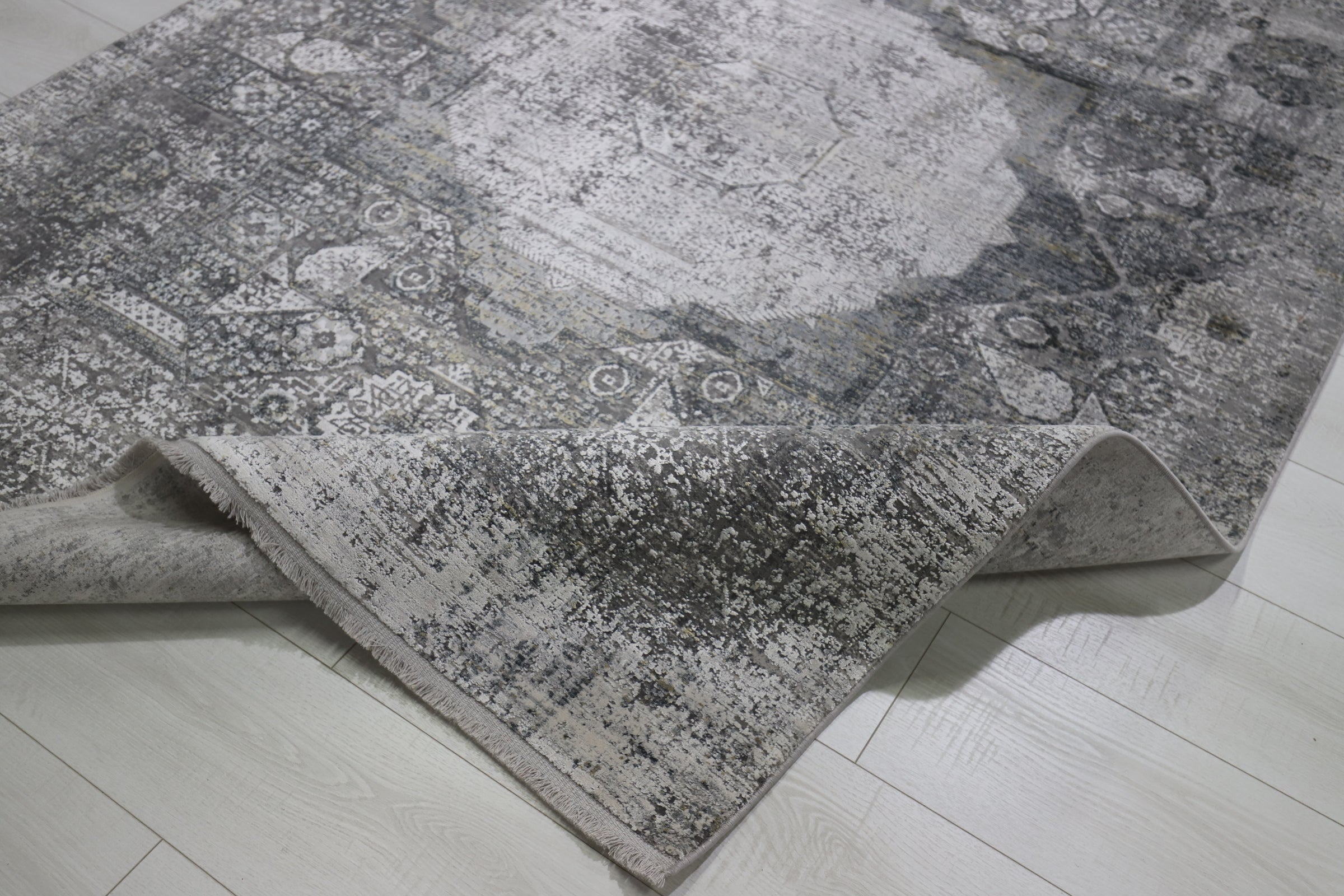 Toros Distressed Mamluk Silver Rug