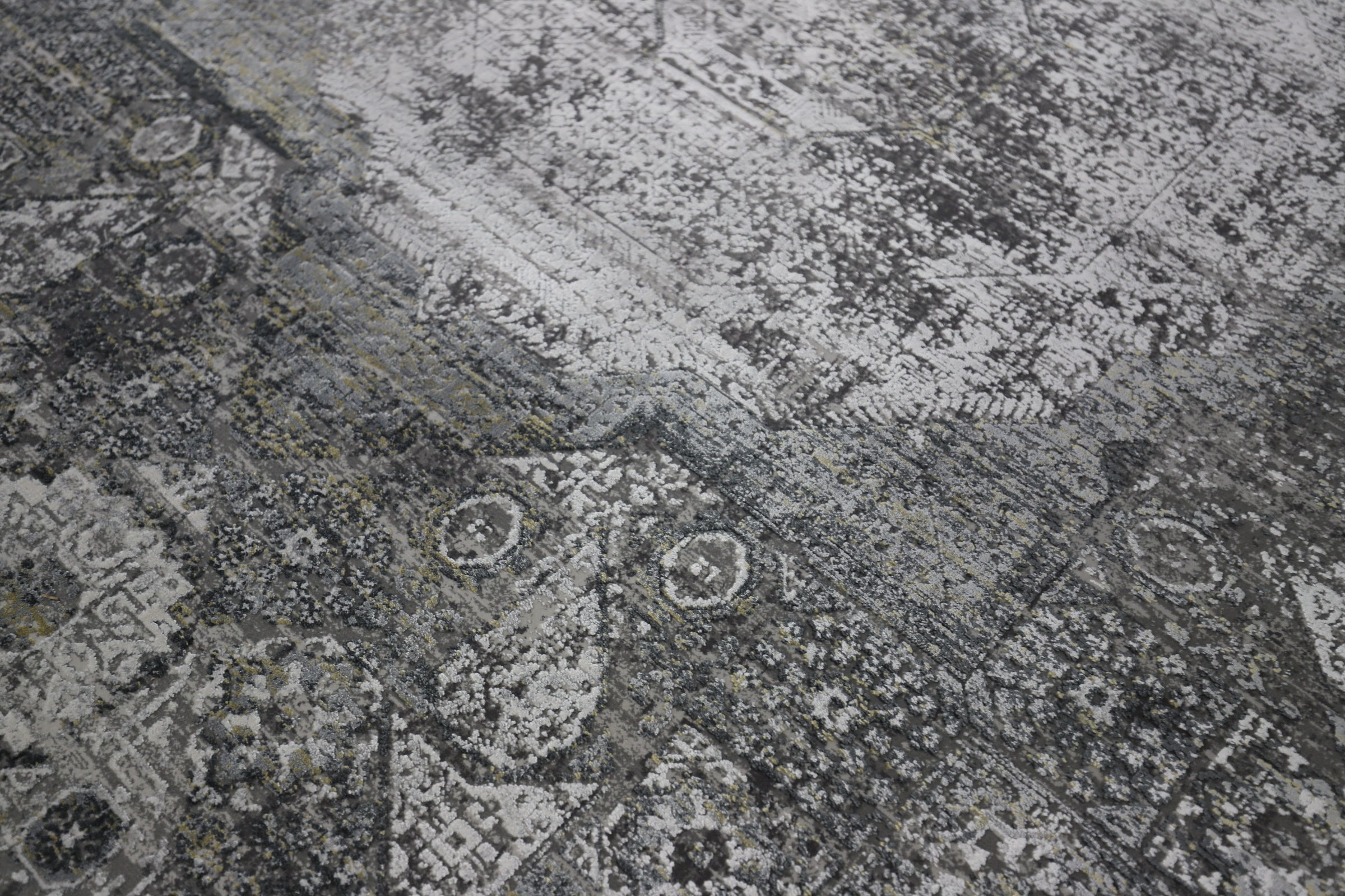 Toros Distressed Mamluk Silver Rug