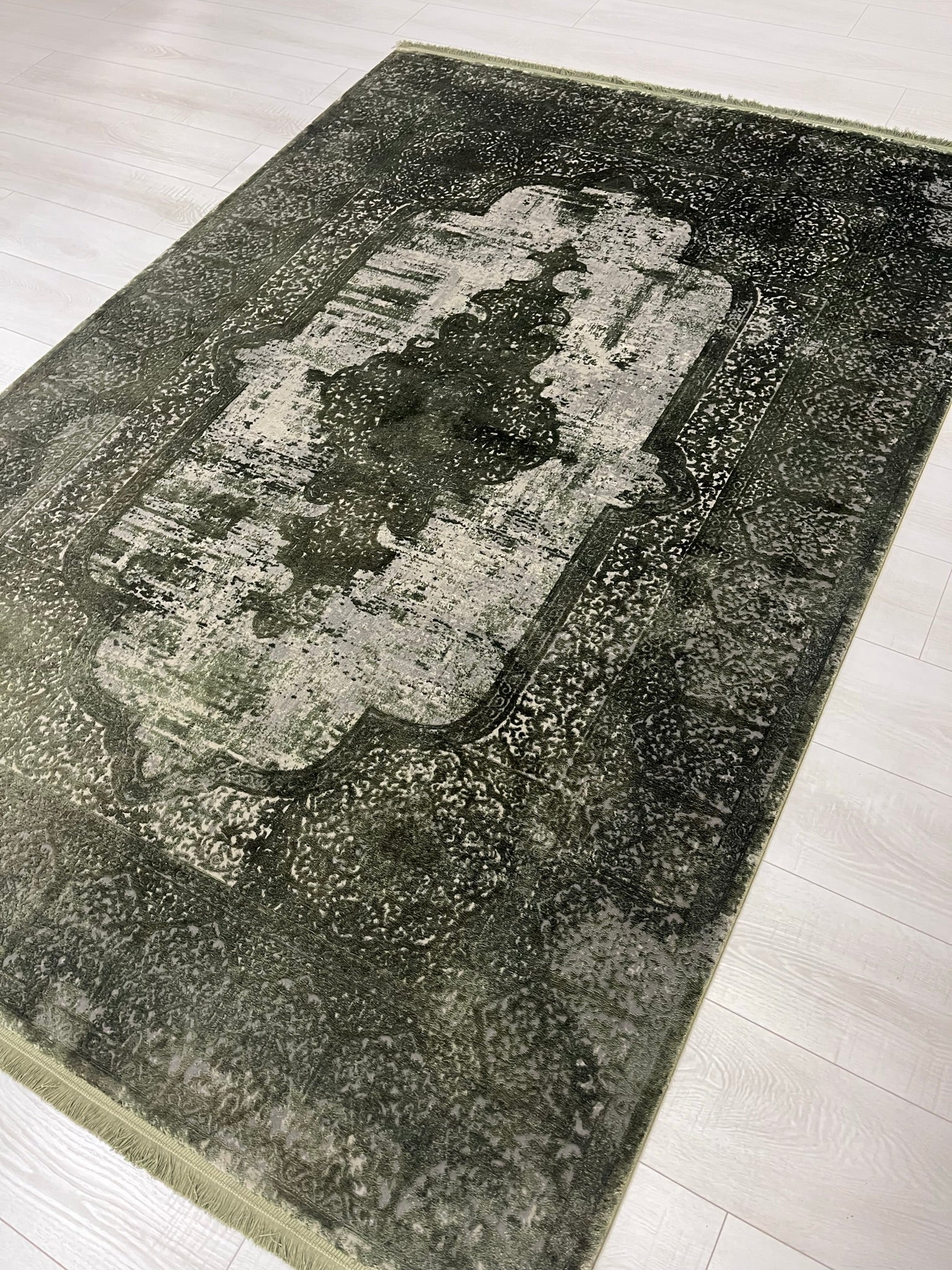 Toros Distressed Medallion Green Overdyed Rug