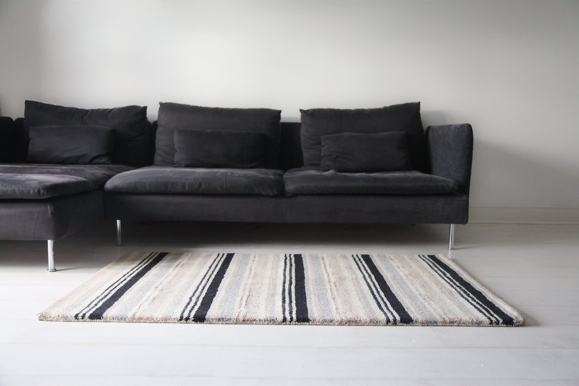 Supreme Handloom Black Rug
