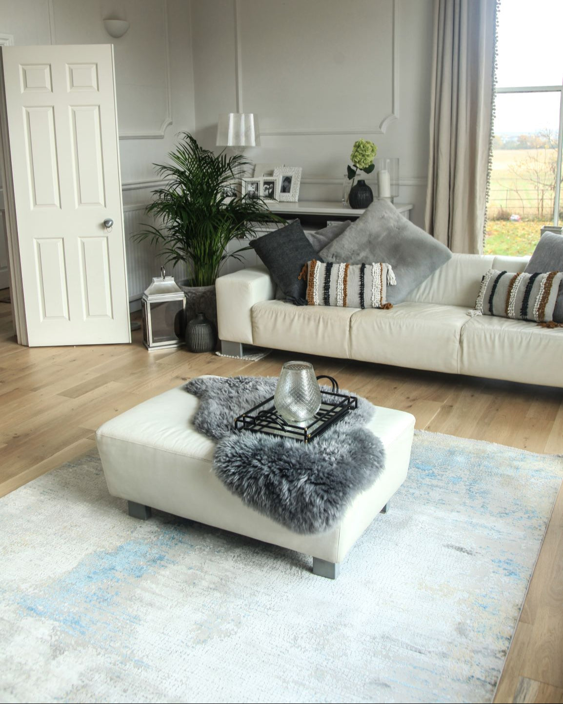 Toros Distressed Illusion Ice Blue Rug