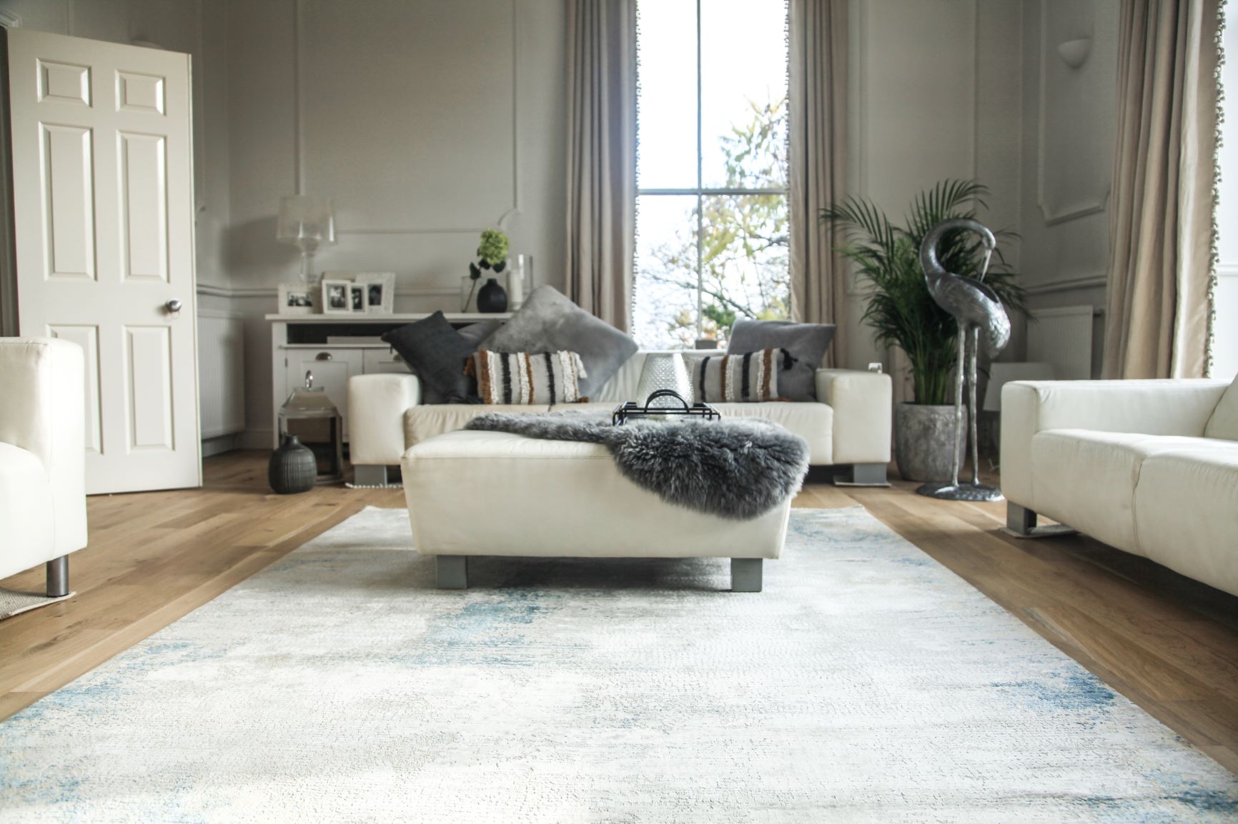 Toros Distressed Illusion Ice Blue Rug