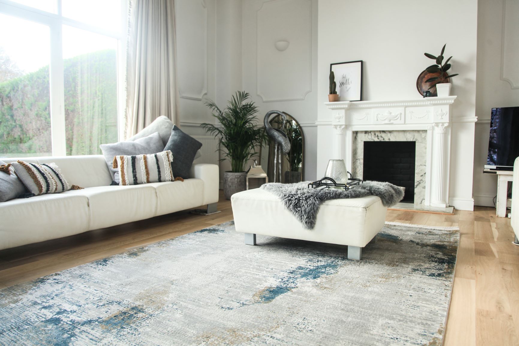 Toros Distressed Illusion Ice Blue Rug