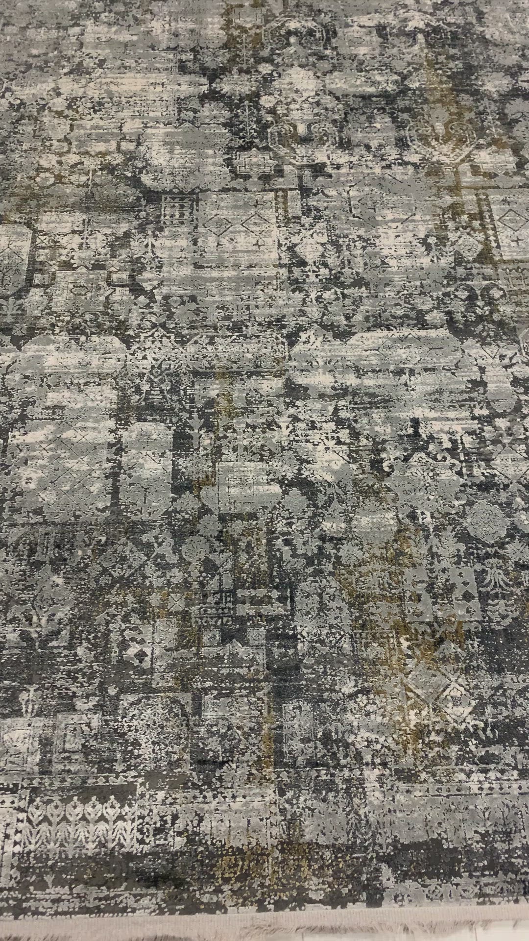 Toros Distressed Grace Frost Grey Rug