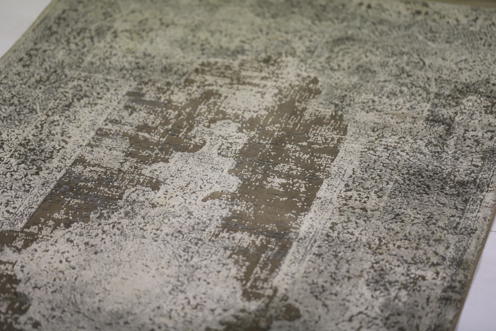 Toros Distressed Medallion Mink Overdyed Rug