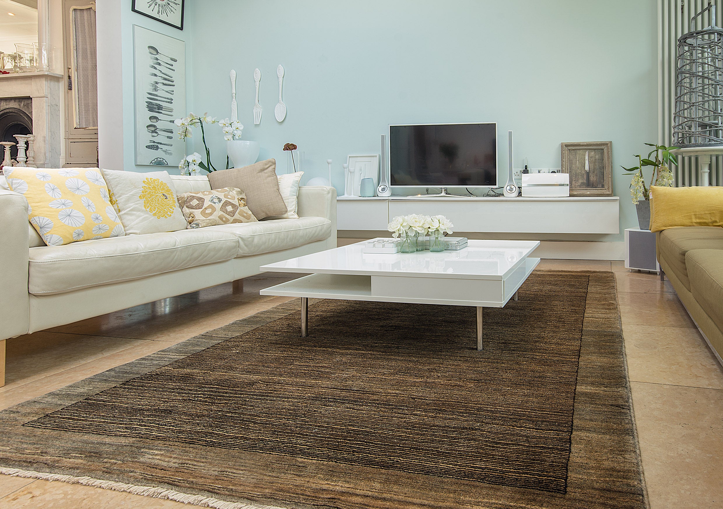 How to Choose Modern Rugs for Your Living Room