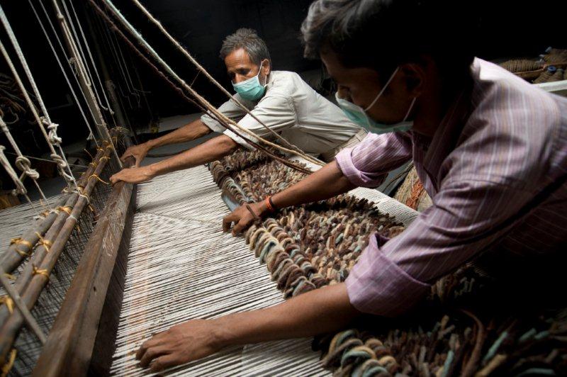 What Should You Look For When Purchasing Stylish Indian Rugs?