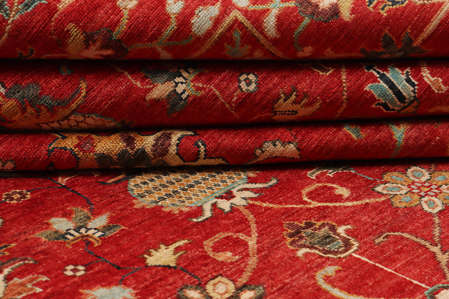 Sultani Red Rug PC 55803 - 3.75m X 2.74m