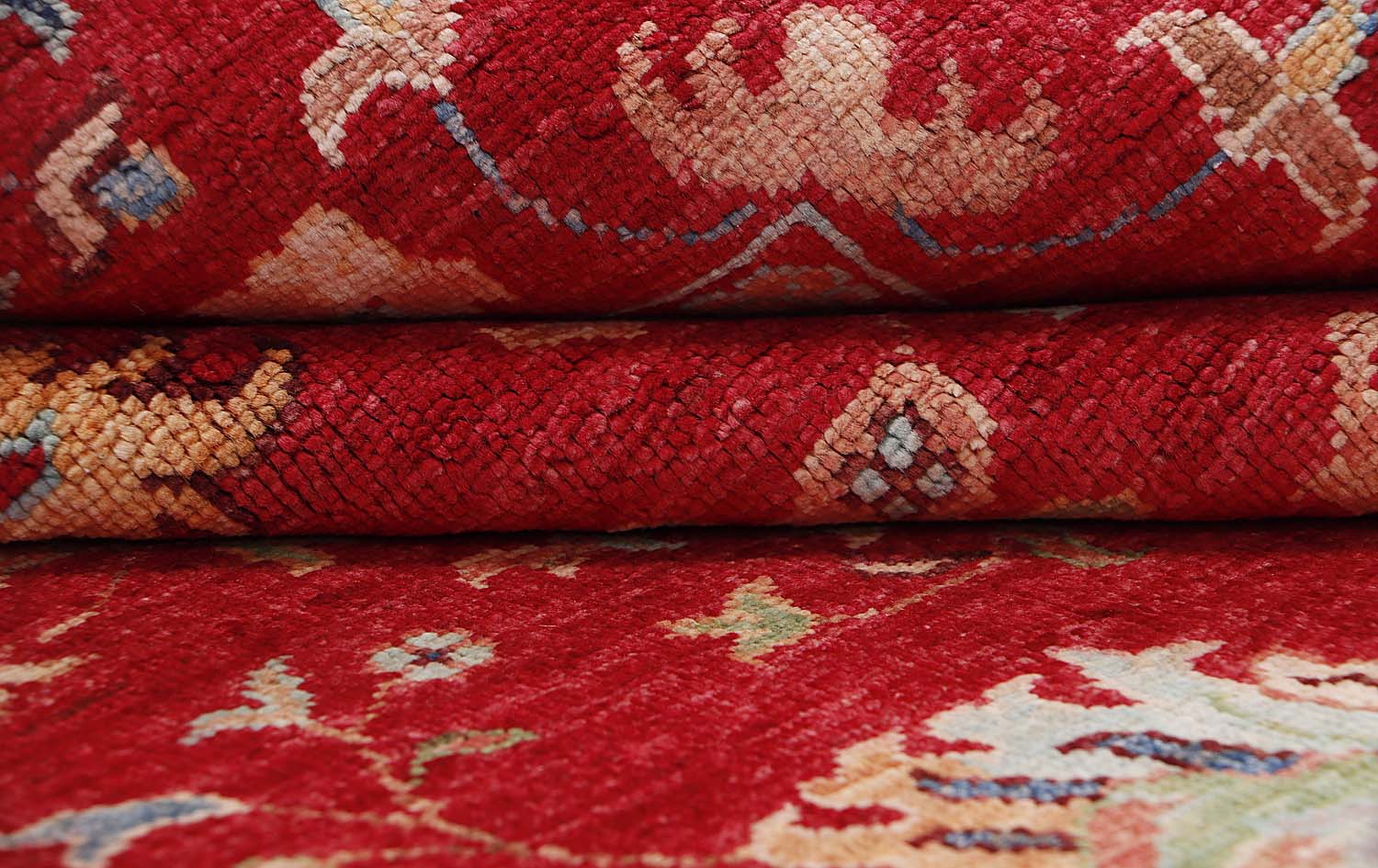 Sultani Red Rug PC 56650 - 2.46m X 1.68m