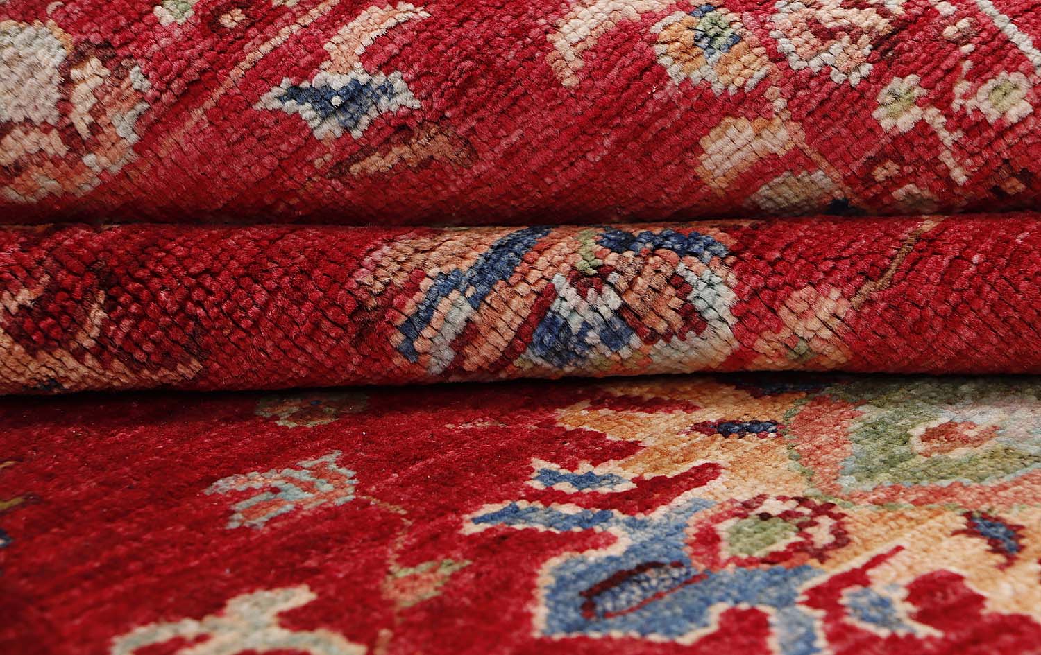 Sultani Red Rug PC 56651 - 2.38m X 1.73m