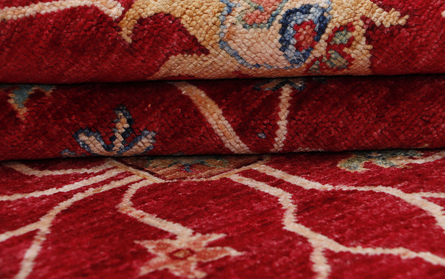 Sultani Red Rug PC 56725 - 2.38m X 1.74m