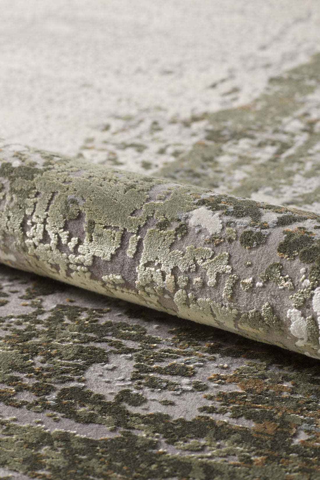 Toros Distressed Ombre Green Rug