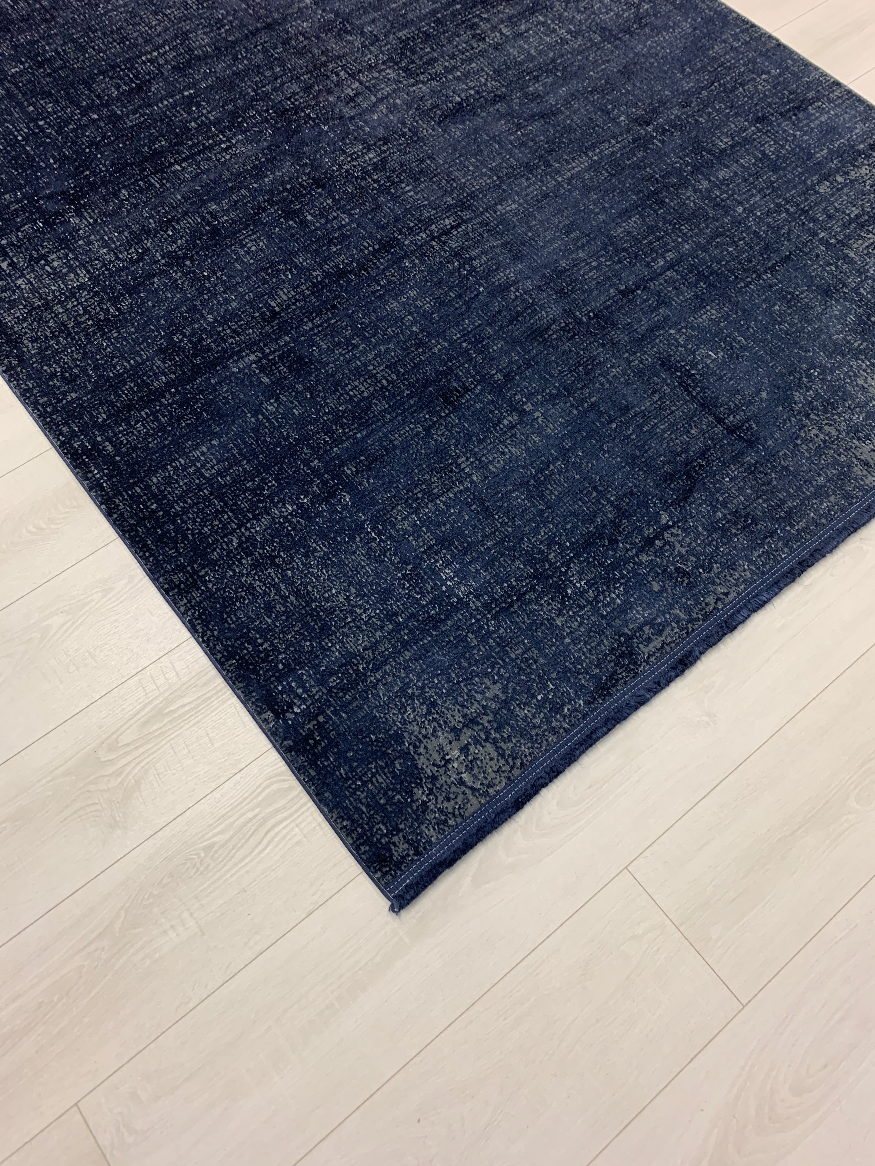 Colore Distressed Midnight Rug