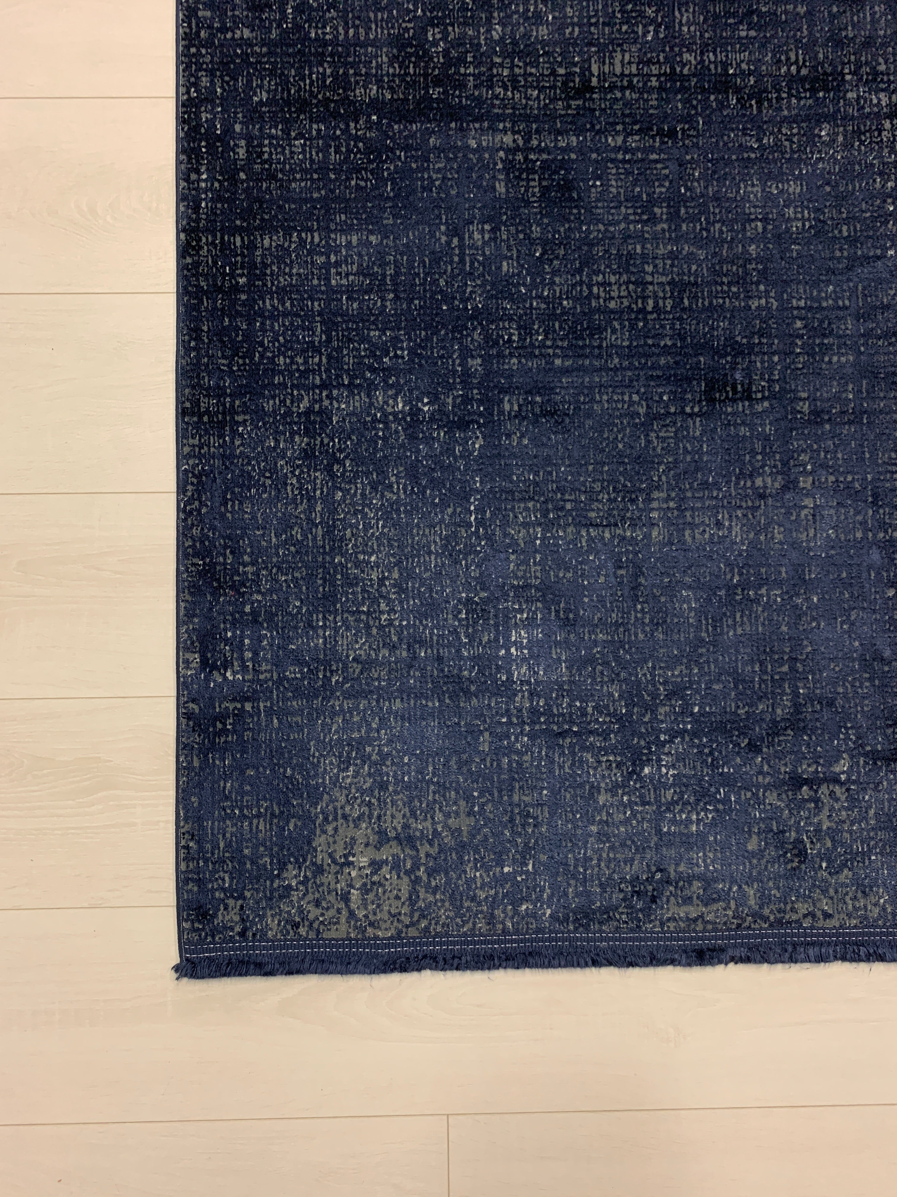 Colore Distressed Midnight Rug
