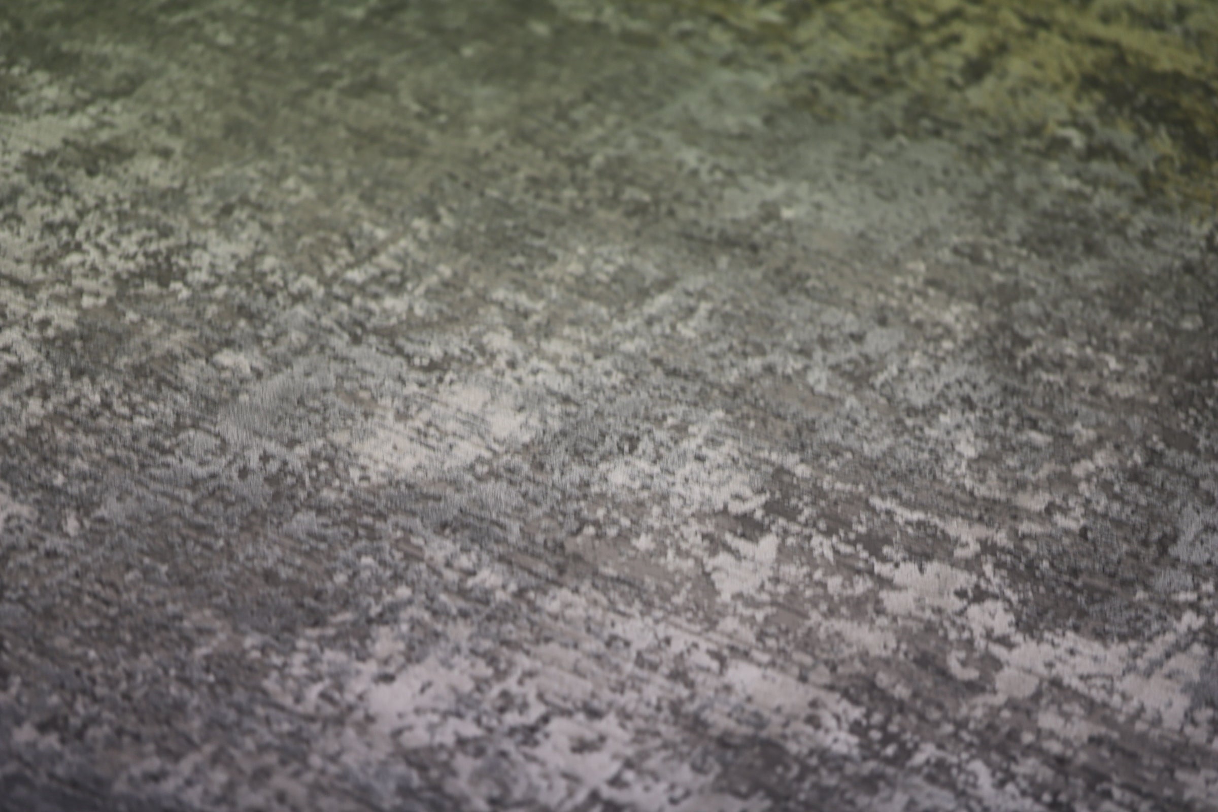 Toros Distressed Ombre Gold / Silver Rug
