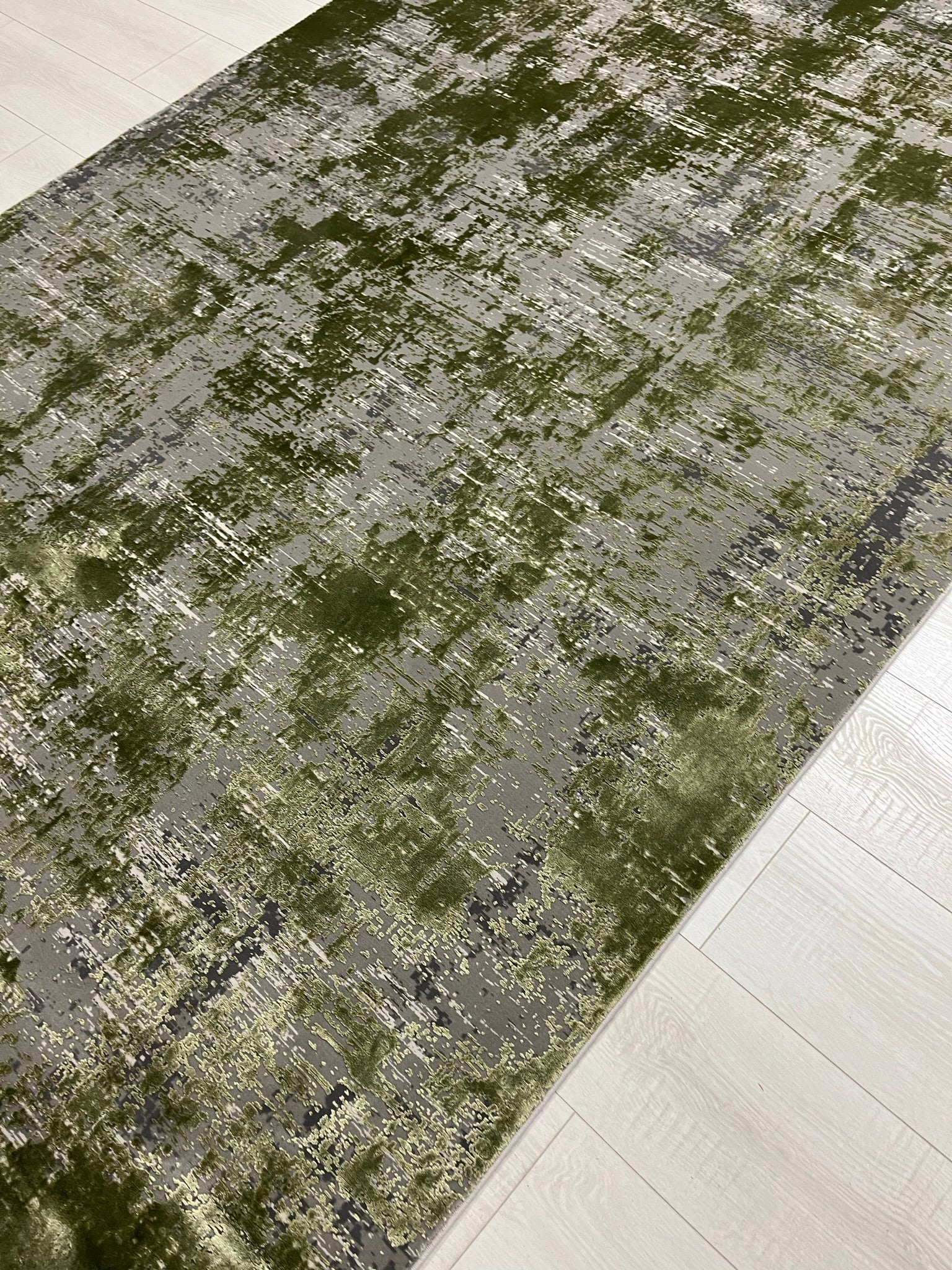 Toros Distressed Ombre Green Rug