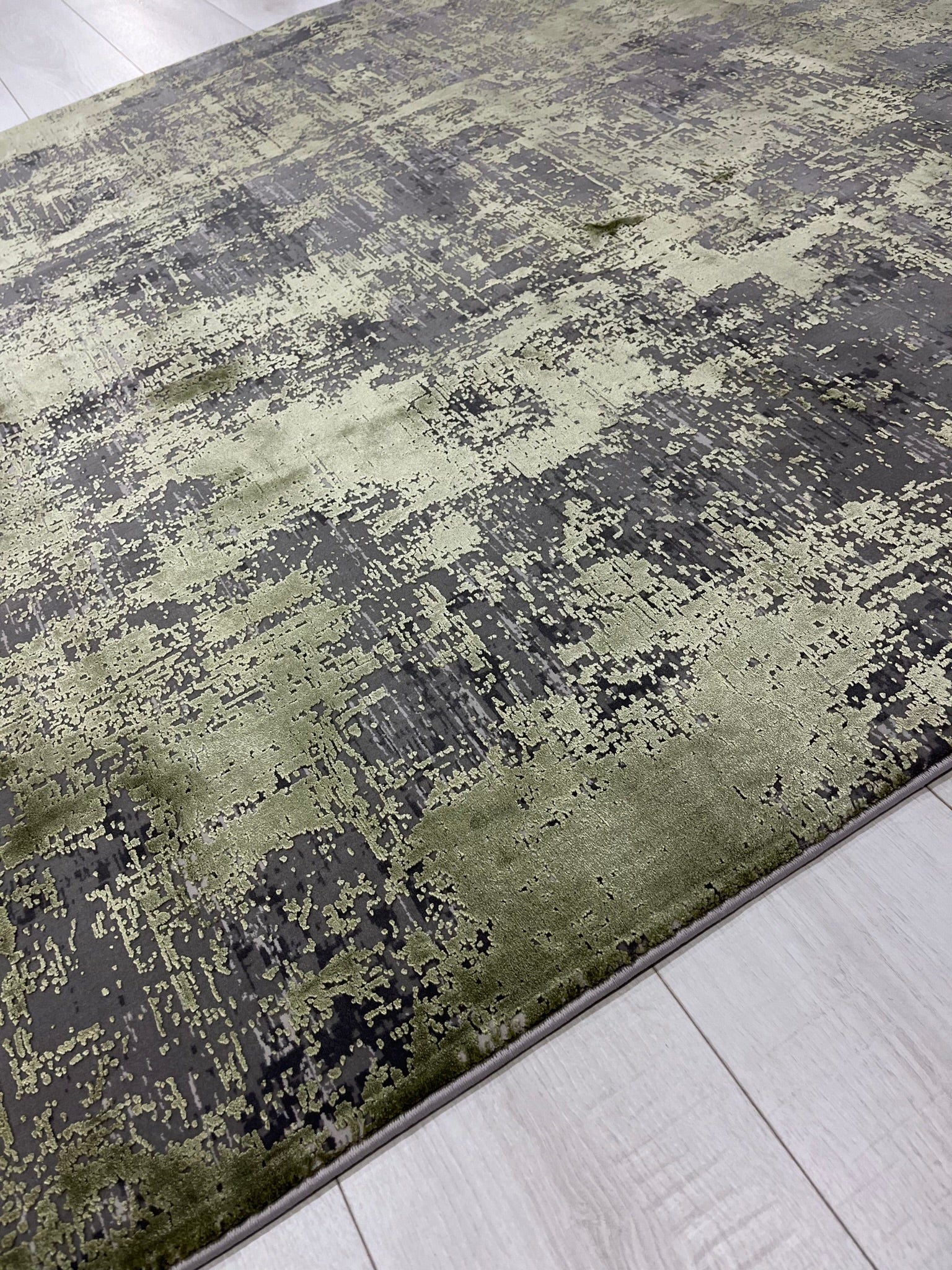 Toros Distressed Ombre Green Rug
