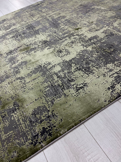 Toros Distressed Ombre Green Rug