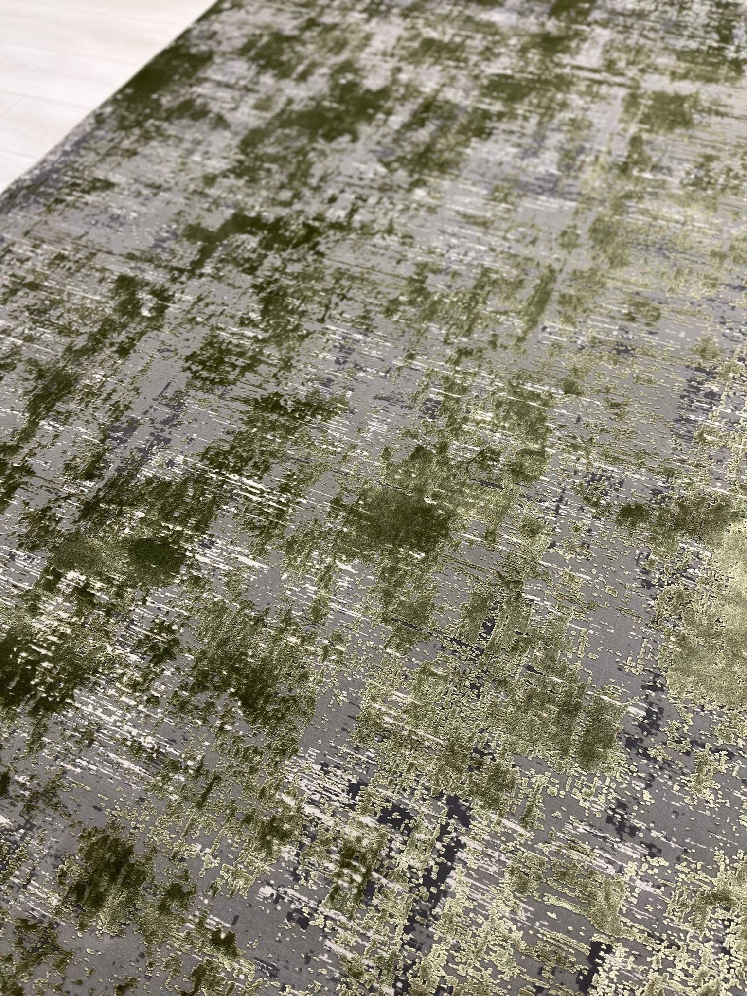 Toros Distressed Ombre Green Rug