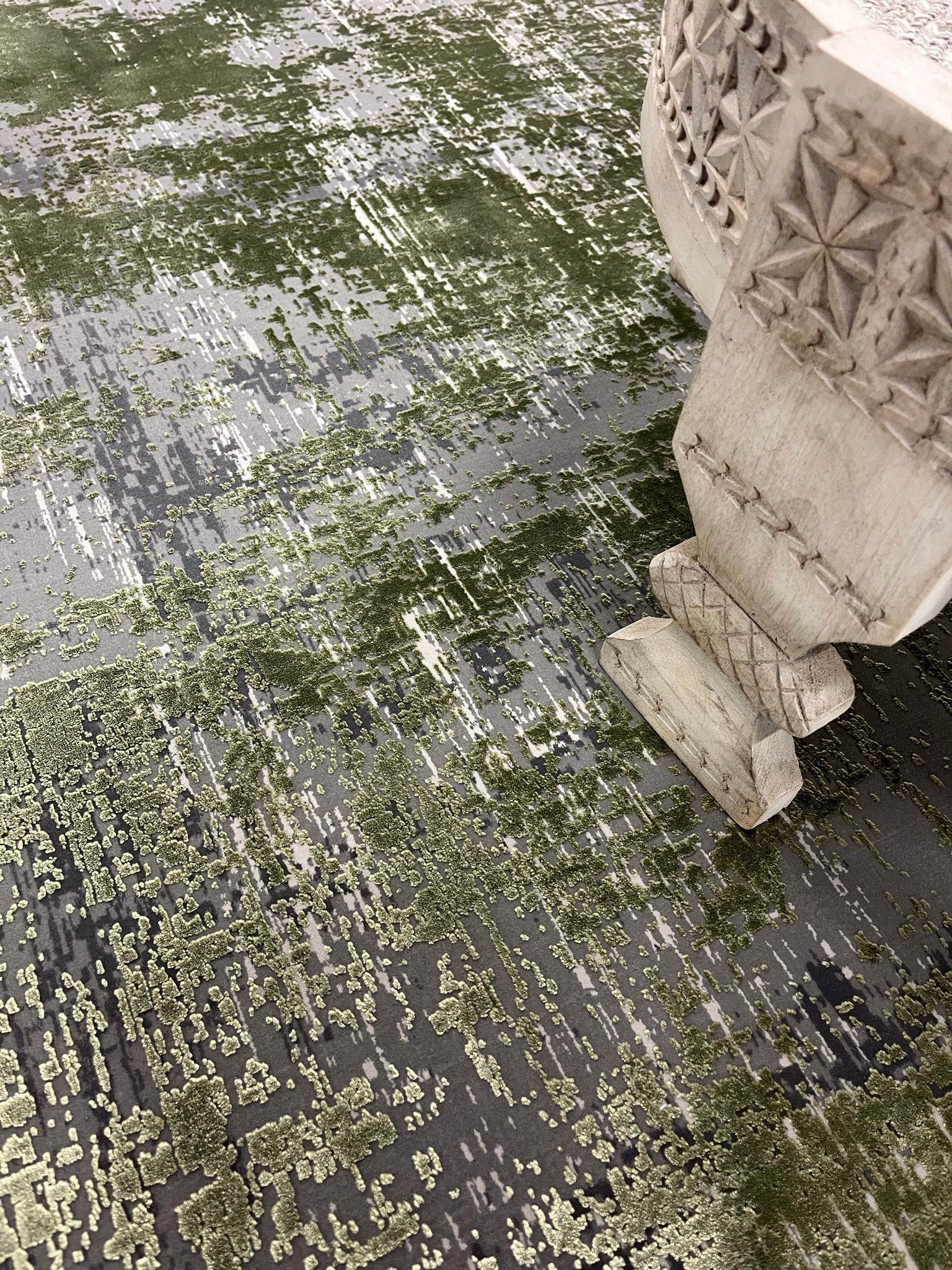 Toros Distressed Ombre Green Rug
