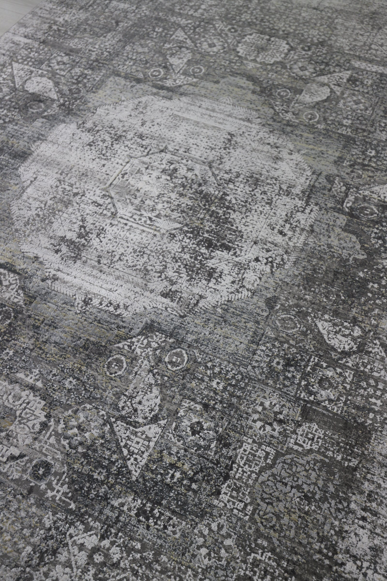 Toros Distressed Mamluk Silver Rug