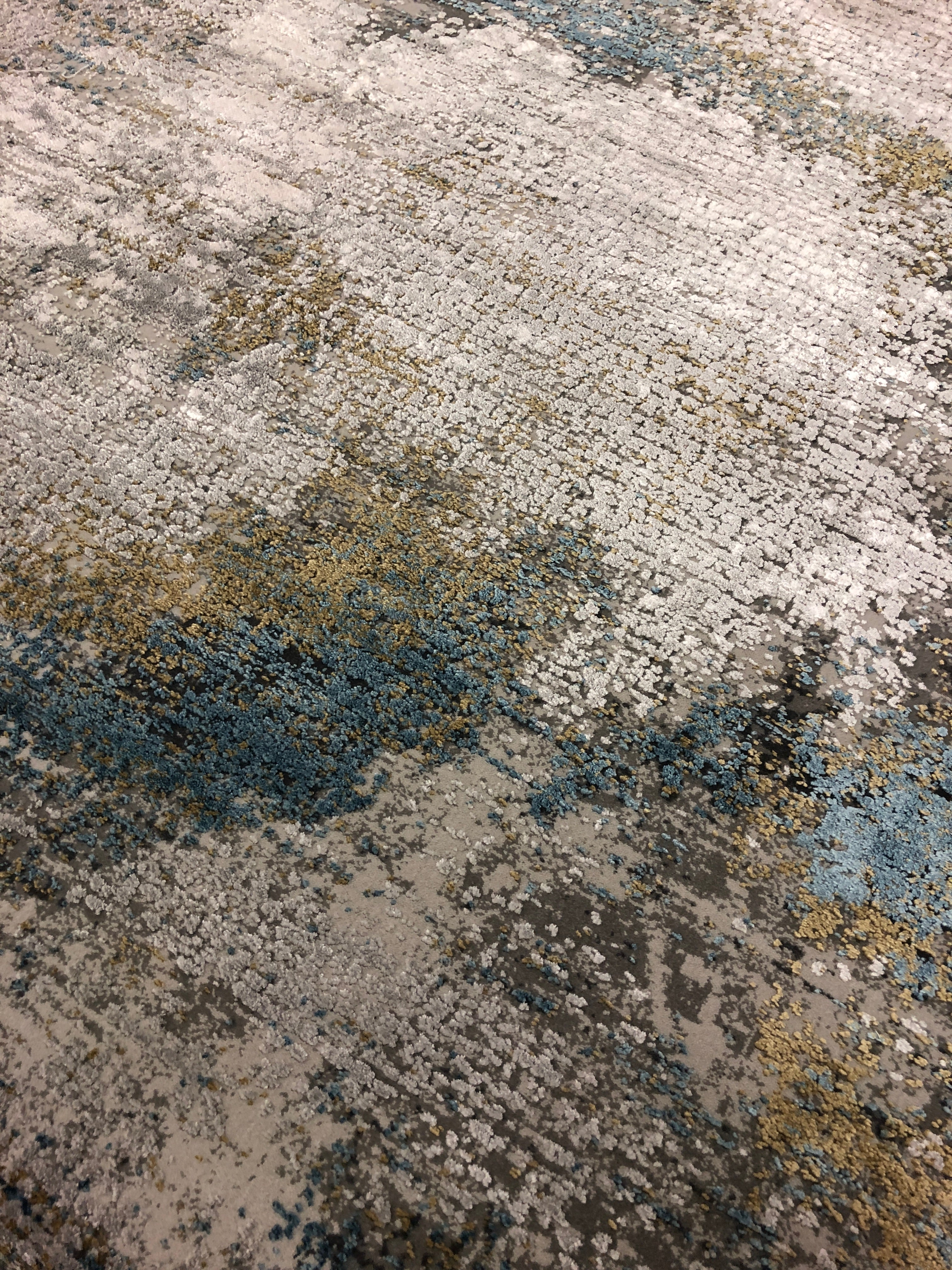 Toros Distressed Illusion Ice Blue Rug